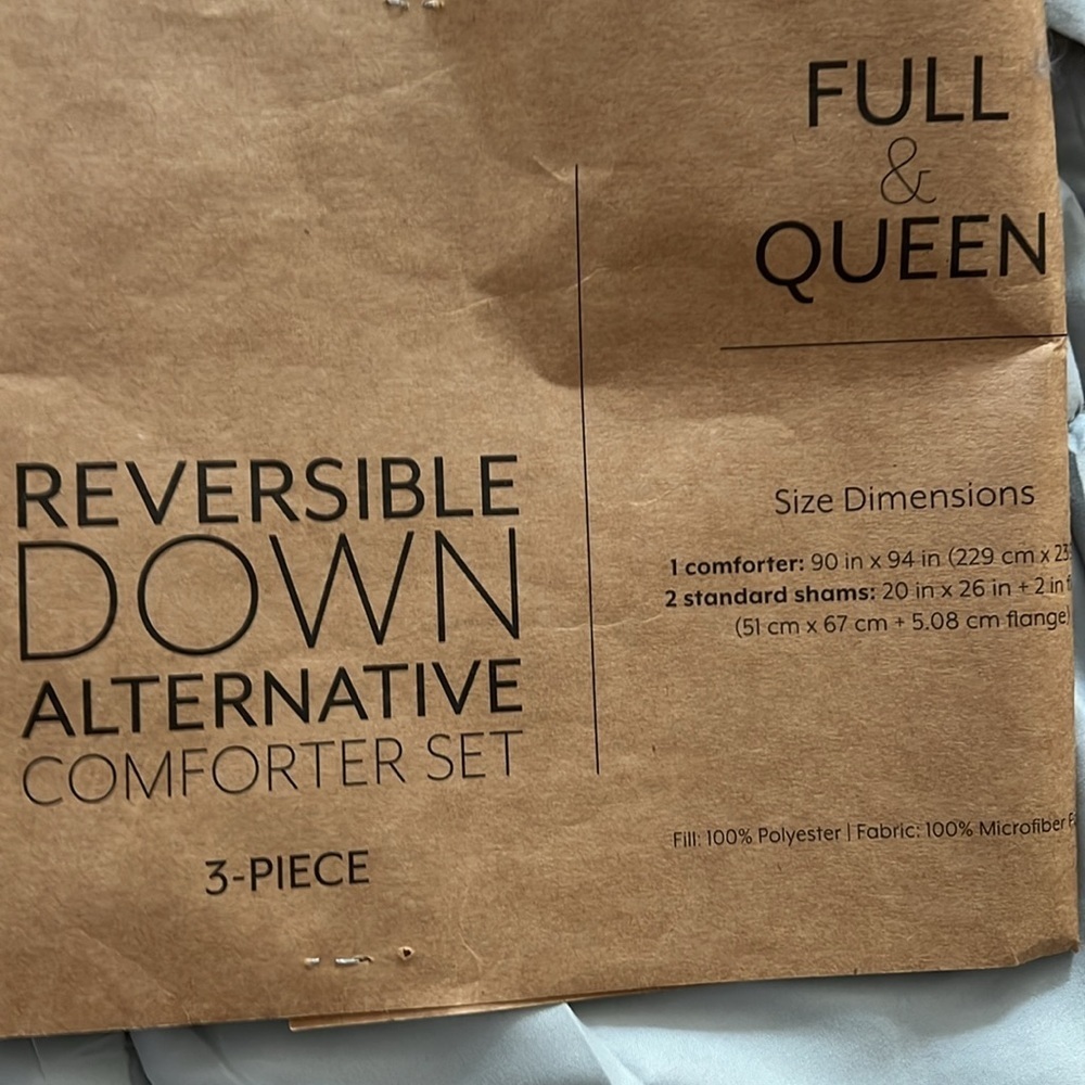 Reversible down, alternative comforter set - Picture 7 of 7